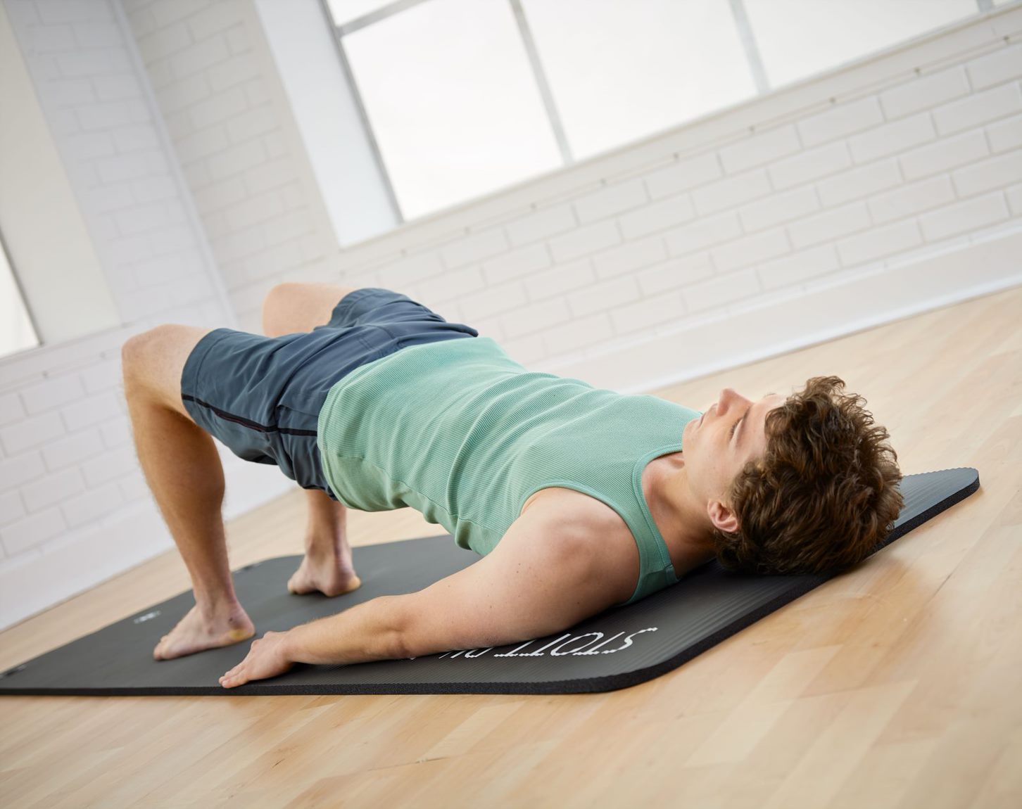 Evaluation of Torque, Electromyographic Activity and Neuromuscular Efficiency of the Internal Oblique Muscle in Pilates Practitioners